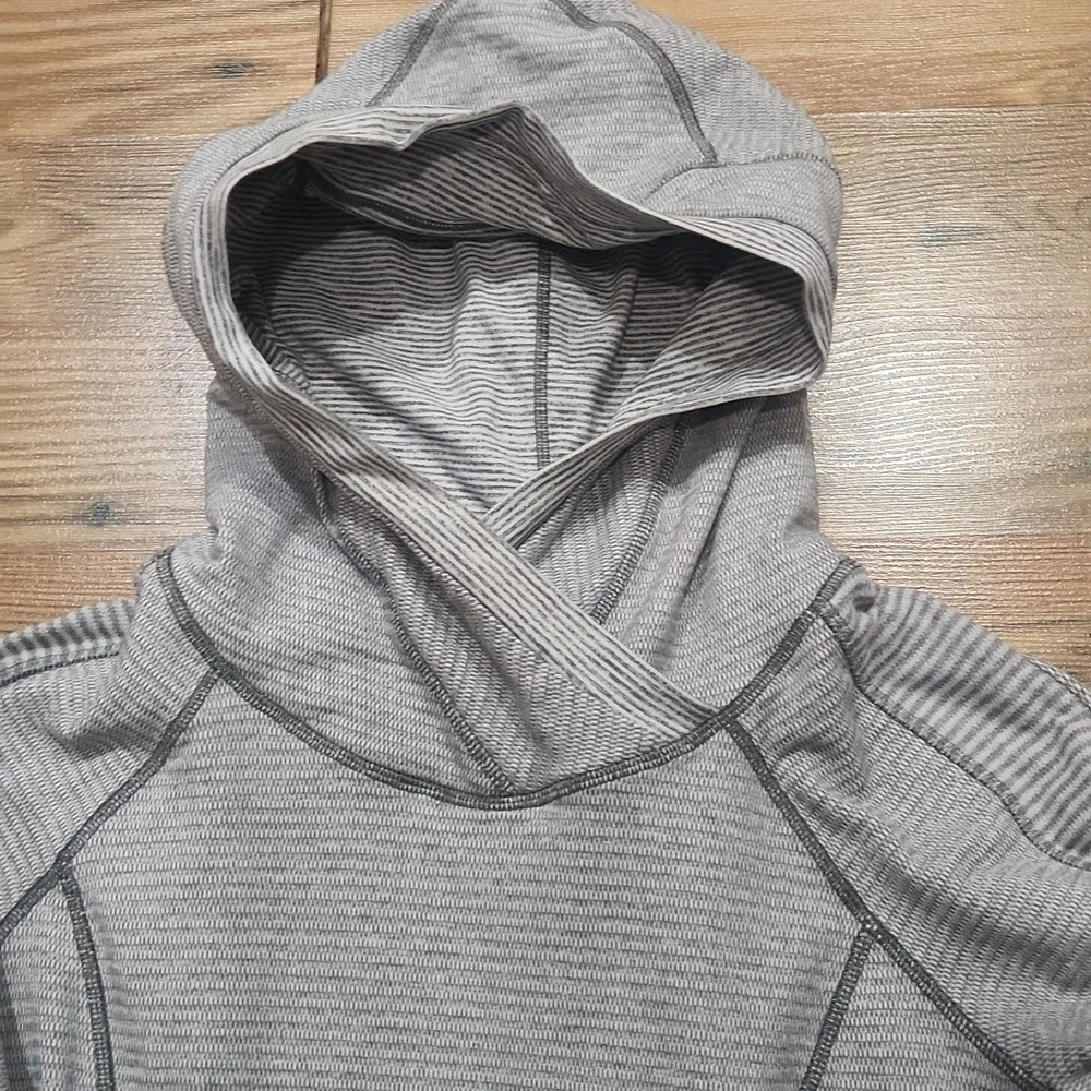 Lululemon Think Fast Run Hoodie Checker White Heathered Gray Slate Stripe Size 8